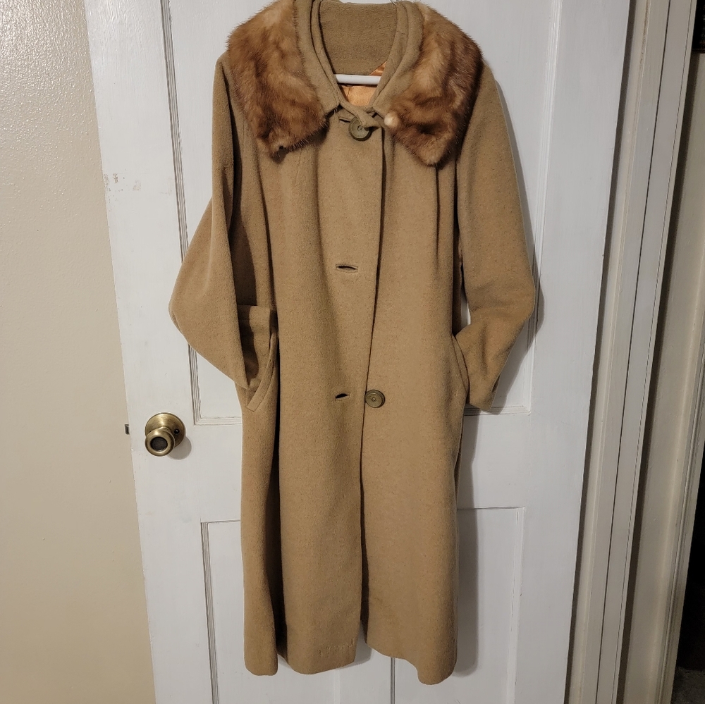 MCM 1950s Ladies Cashmere Coat with mink fur collar